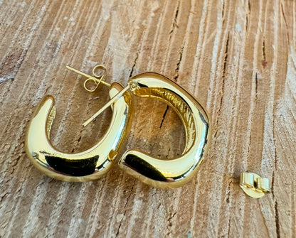 Shape Shift Open Square Hoops