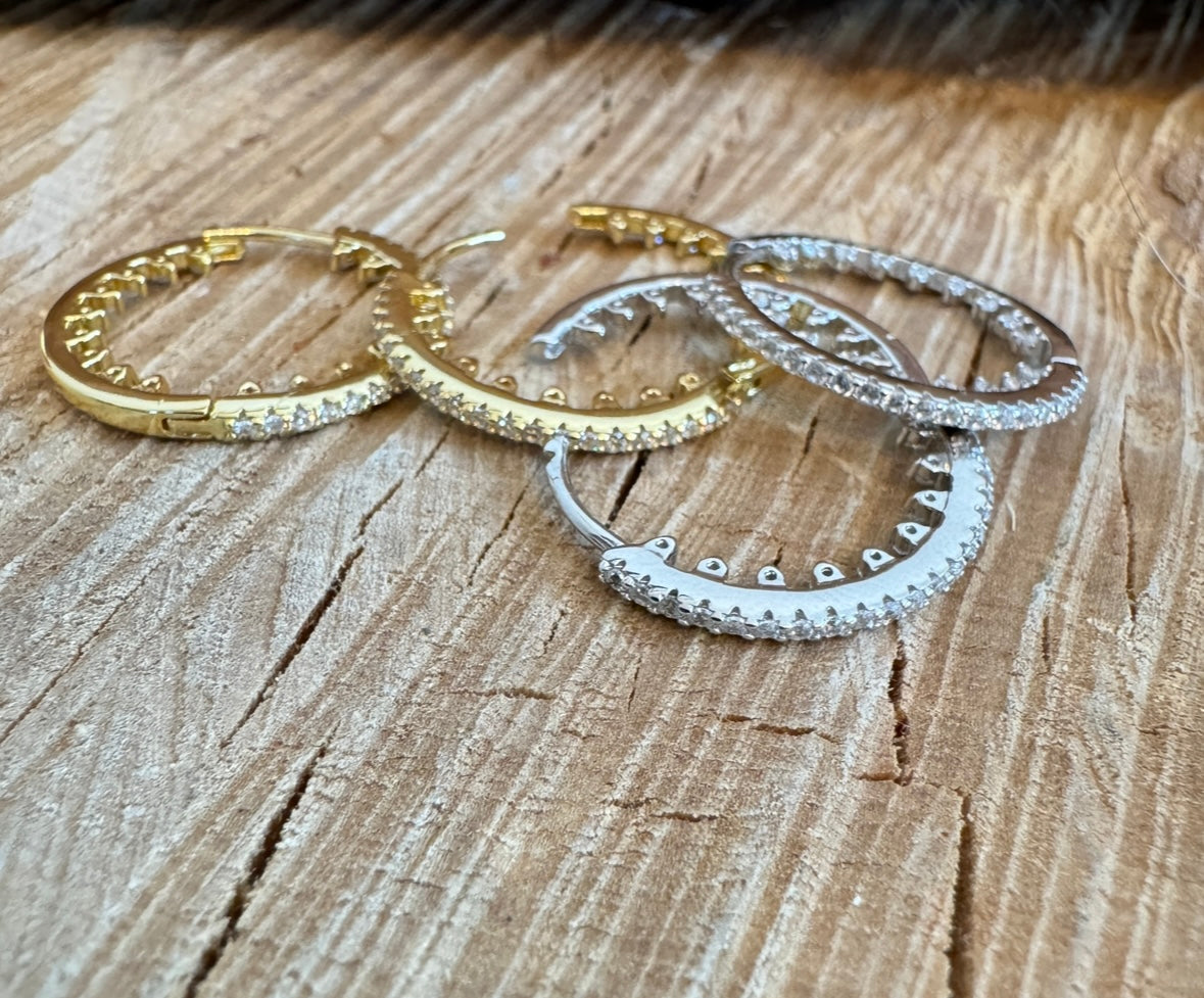 Silver Sparkling Hoop Earrings – Modern Geometric Design